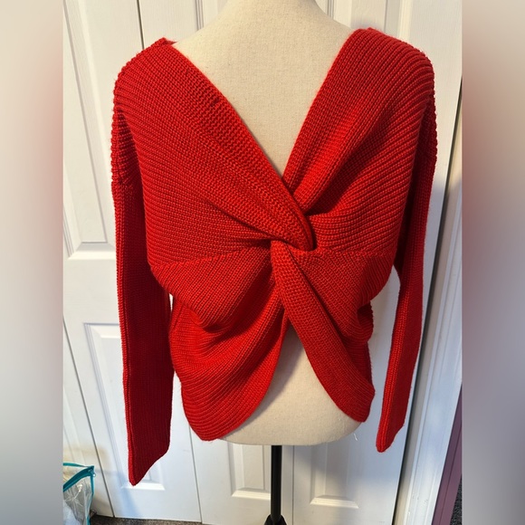 Sexy Red Twist Open Back Loose Fit V Neck Cozy Knit Sweater Size Medium - Picture 12 of 13